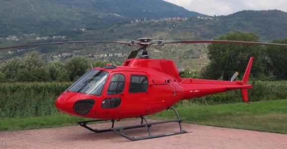 5 Die After Helicopter Crash, Daring Rescue Attempt Off Roosevelt Island AS 350 similar to the one that crashed in the East River